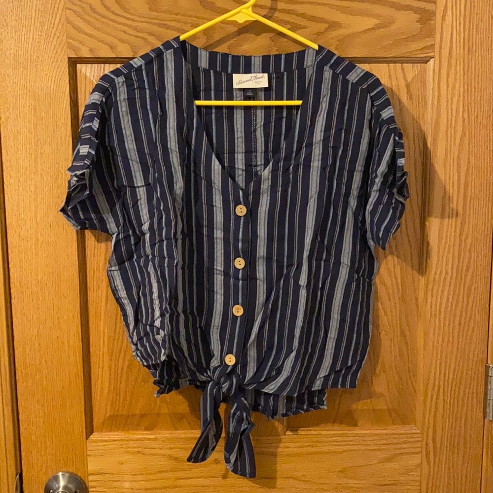 Cropped button up